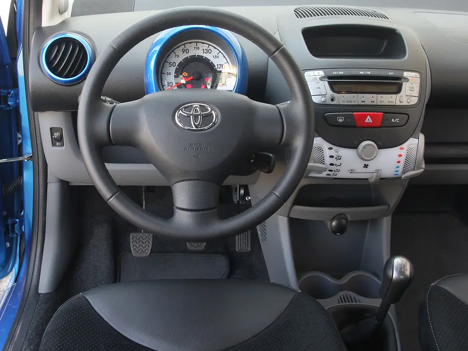 Cockpit des Toyota Aygo