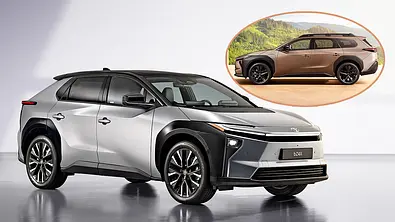Der Toyota bZ4X stehend von schräg vorne fotografiert, eingeklinkt oben rechts im Bild ist der Toyota bZ4X Touring von der Seite zu sehen. - Foto: Toyota / Collage: AUTO ZEITUNG