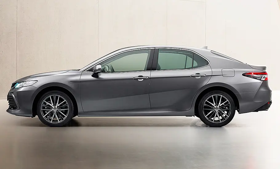 Toyota Camry (2020)