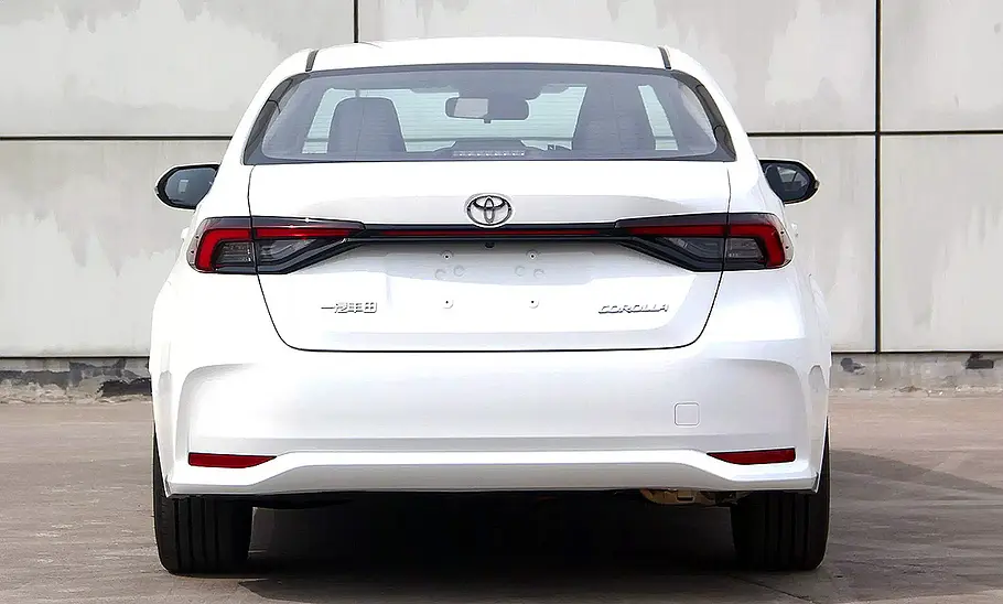 Blick von hinten auf das Toyota Corolla Facelift (2026).