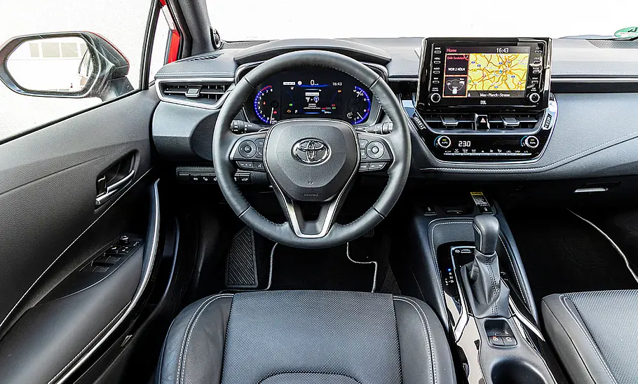Toyota Corolla Touring Sports 2.0 Hybrid Toyota Corolla Touring Sports 2.0 Hybrid; Cockpit
