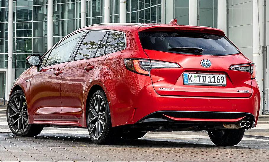 Toyota Corolla Touring Sports 2.0 Hybrid Toyota Corolla Touring Sports 2.0 Hybrid; stehend, schräg hinten