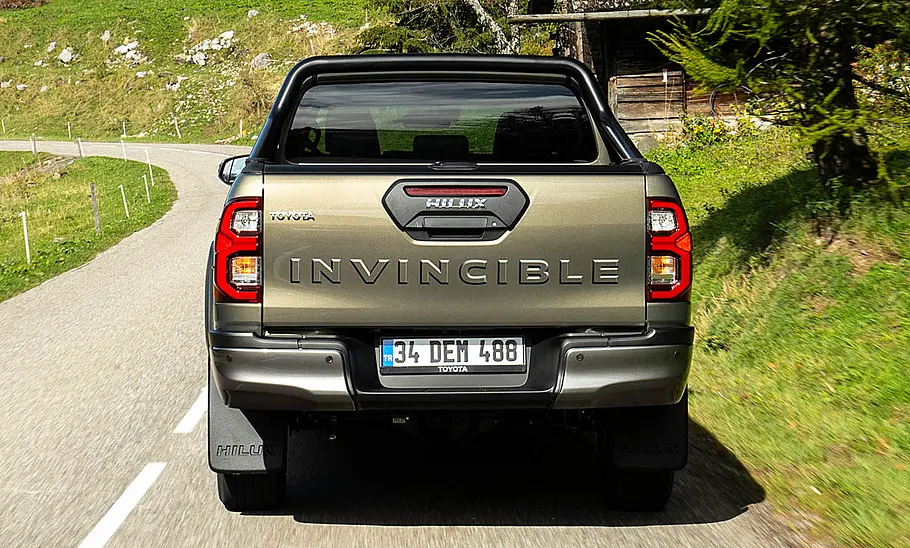 Toyota Hilux Facelift (2020) Toyota Hilux Facelift (2020)