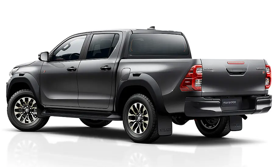 Toyota Hilux GR Sport (2022) Toyota Hilux GR Sport (2022), statisch, von schräg hinten