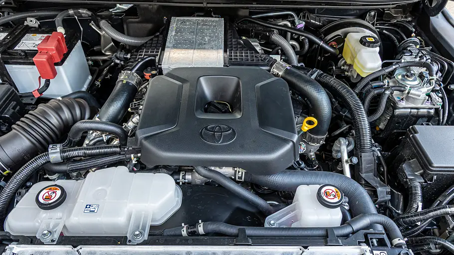 Toyota Land Cruiser Der Dieselmotor des Toyota Land Cruiser.