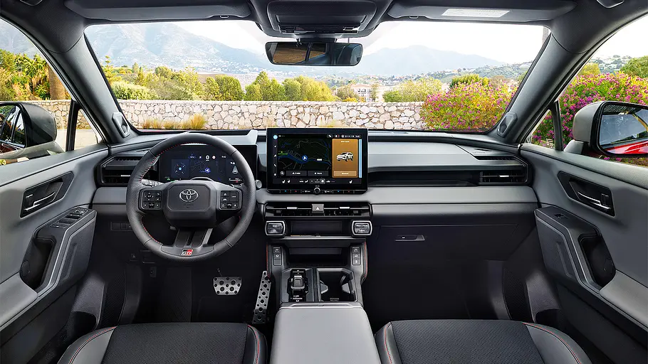 Toyota RAV4 (2026) Blick auf die Armaturen im Innenraum des Toyota RAV4 (2026).