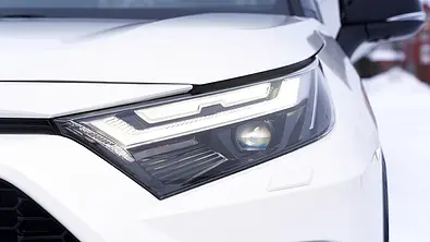 Autoklau über Scheinwerfer - Foto: Toyota