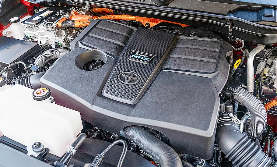 Der Motor des Toyota Sequoia (2023).