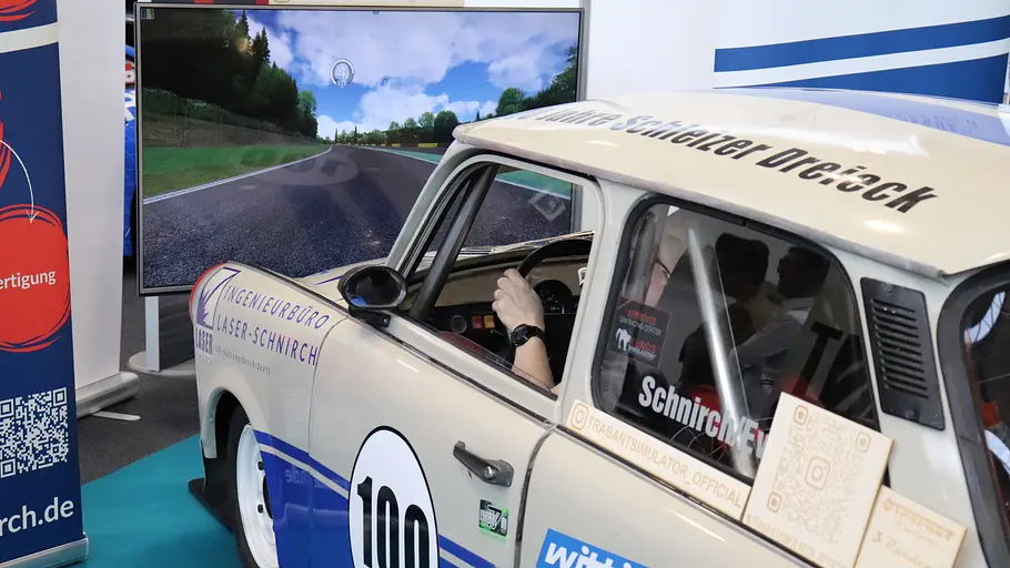 Trabant Simracing Simracing in einem umgebauten Trabant