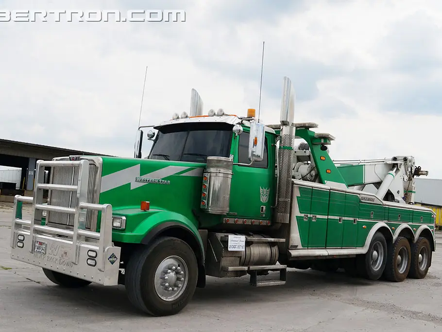 Western Star 4900SF Tow Truck Transformers 5
