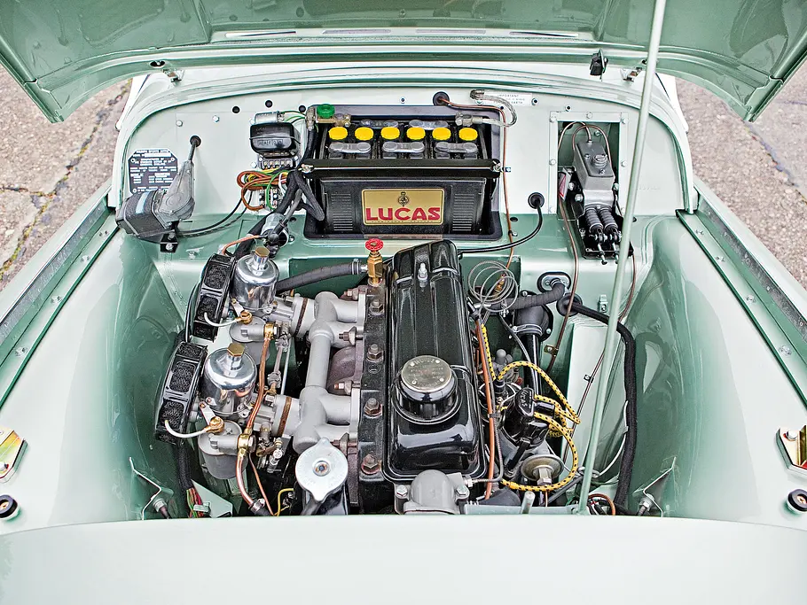 Triumph TR2 Franchorchamps Bilder technische Daten Fahrbericht Motor