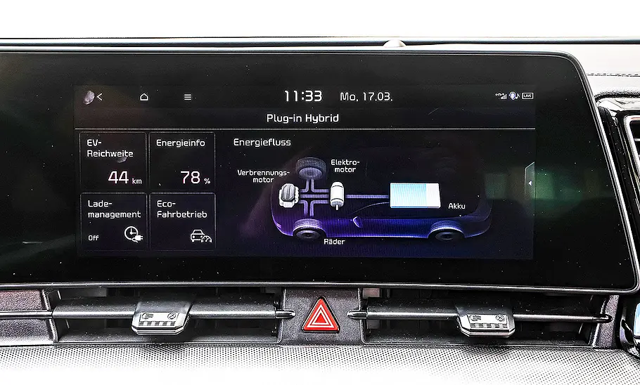 Kia Sportage 1.6 T-GDI Plug-in-Hybrid Blick auf die Armaturen im Innenraum des Kia Sportage 1.6 T-GDI Plug-in-Hybrid.