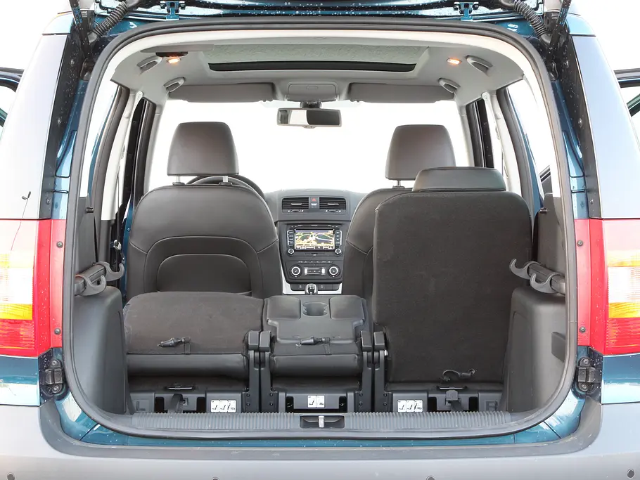 Vergleich SUV Van Skoda Yeti Roomster 1-2 TSI Kofferraum