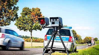 Poliscan Speed – mobiler Blitzer - Foto: 2015 Vitronic
