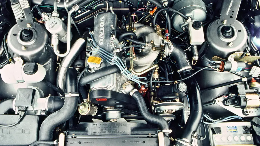 Der Motor des Volvo 760 Turbo. 