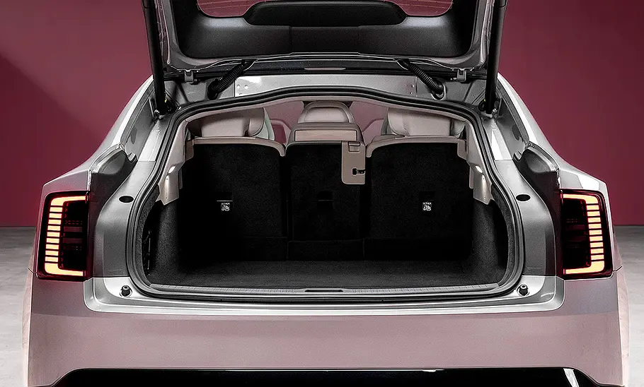 Blick in den Kofferraum des Volvo ES90 (2025).