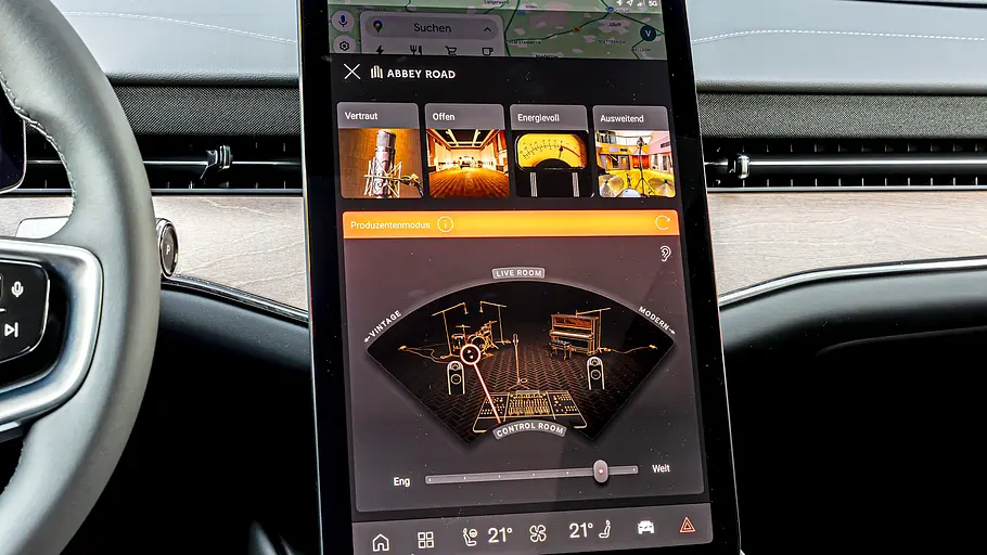 Blick auf den Touchscreen im Volvo ES90 mit den Einstellungsoptionen des Audiosystems.