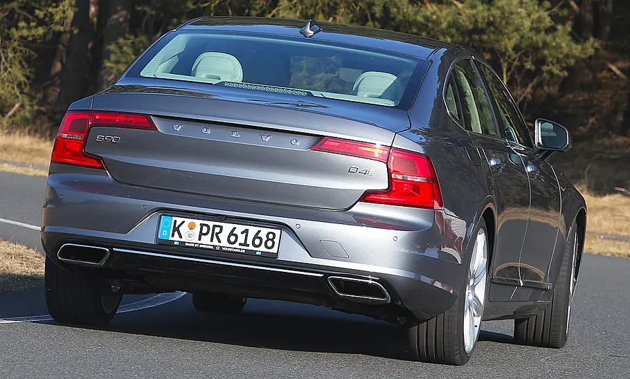 Volvo S90 D4