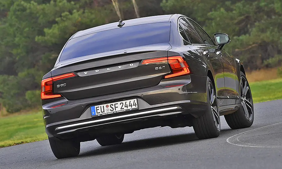 Volvo S90