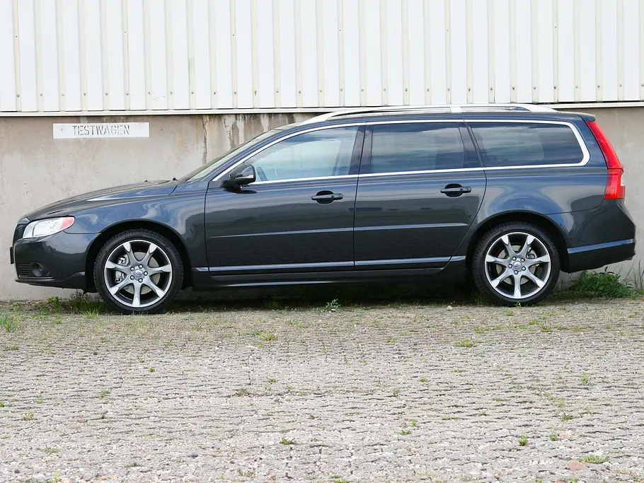 Volvo V70 D5 (2012) Volvo V70 D5 Facelift (2012)