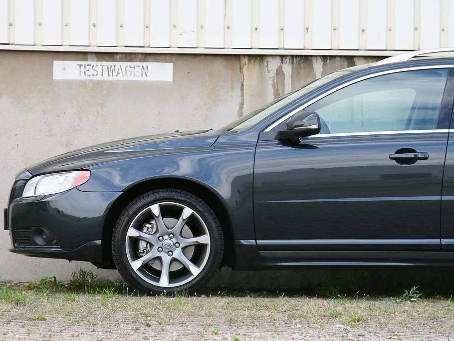 Volvo V70 D5 (2012) Volvo V70 D5 Facelift (2012)