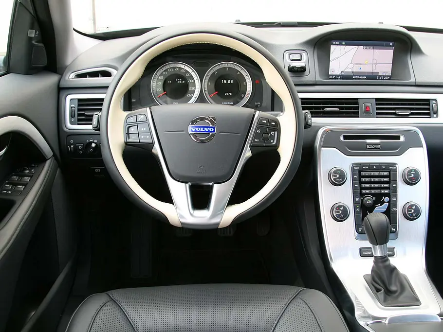 Volvo V70 D5 (2012) Volvo V70 D5 Facelift (2012)