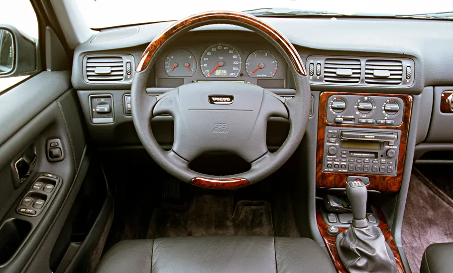 Das Cockpit des Volvo V70 TDI.