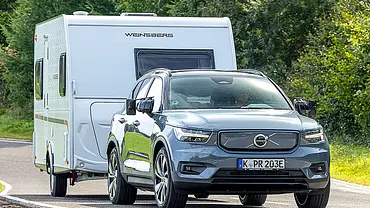 Volvo XC40 Recharge Pure Electric Twin Motor mit Weinsberg CaraCito 450 FU - Foto: Frank Ratering