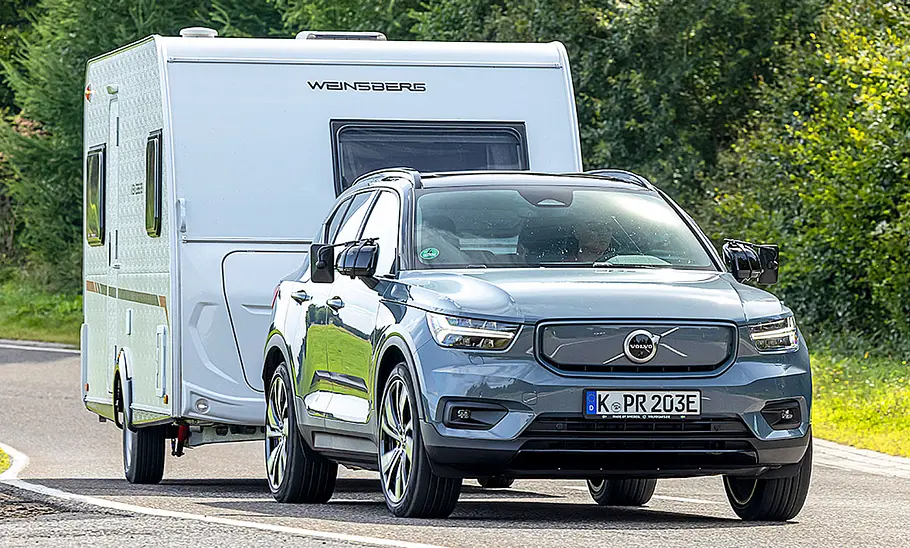 Volvo XC40 Recharge Pure Electric Twin Motor mit Weinsberg CaraCito 450 FU Volvo XC40 Recharge Pure Electric Twin Motor mit Weinsberg CaraCito 450 FU