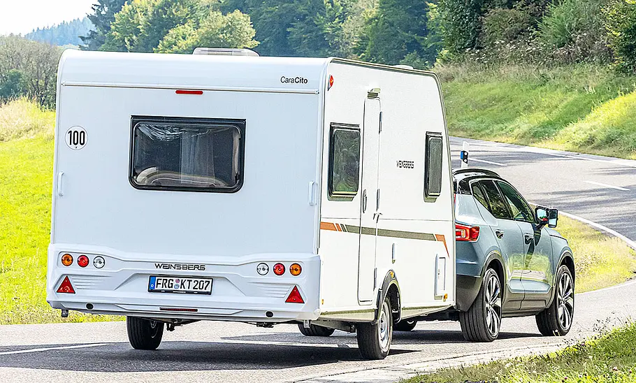 Volvo XC40 Recharge Pure Electric Twin Motor mit Weinsberg CaraCito 450 FU Volvo XC40 Recharge Pure Electric Twin Motor mit Weinsberg CaraCito 450 FU