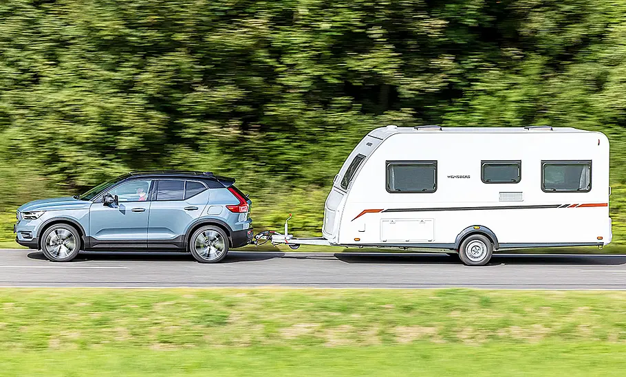 Volvo XC40 Recharge Pure Electric Twin Motor mit Weinsberg CaraCito 450 FU Volvo XC40 Recharge Pure Electric Twin Motor mit Weinsberg CaraCito 450 FU
