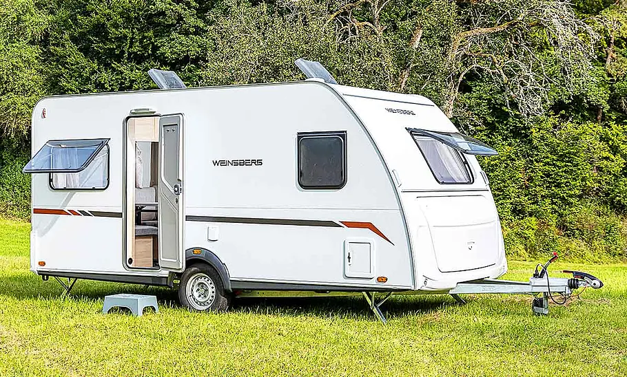 Volvo XC40 Recharge Pure Electric Twin Motor mit Weinsberg CaraCito 450 FU Volvo XC40 Recharge Pure Electric Twin Motor mit Weinsberg CaraCito 450 FU