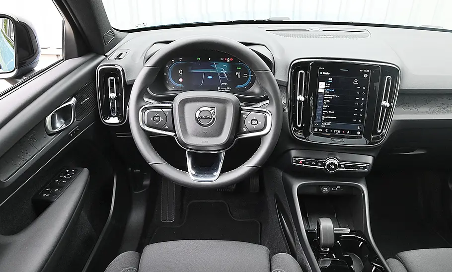 Das Cockpit des Volvo XC40 Recharge Extended Range.