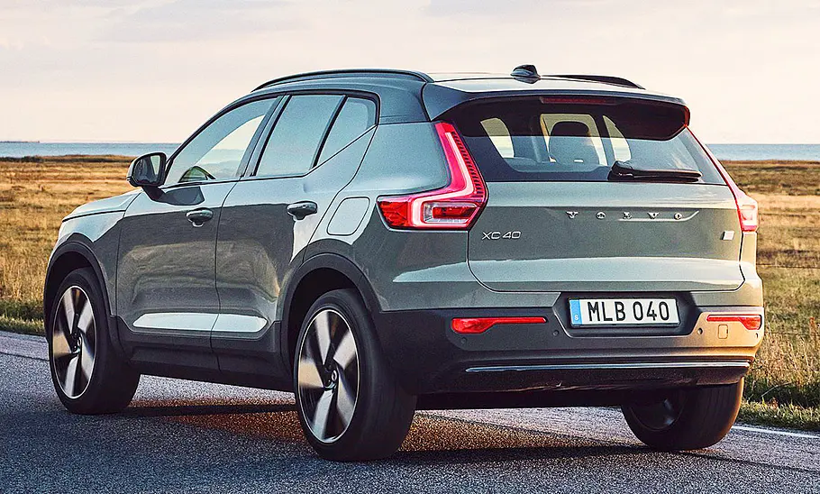 Volvo XC40 Recharge Pure Electric Facelift (2022) Volvo XC40 Recharge Pure Electric Facelift (2022); fahrend von hinten links