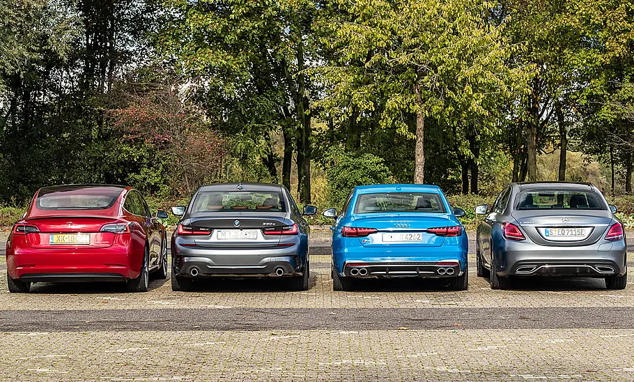 Audi S4/BMW 330e/Mercedes C 300 de/Tesla Model 3