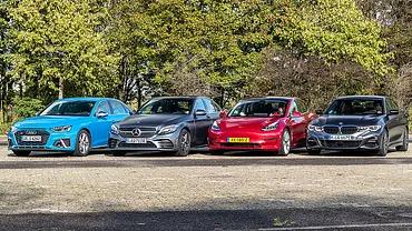 Audi S4/BMW 330e/Mercedes C 300 de/Tesla Model 3 - Foto: Frank Ratering Audi S4/BMW 330e/Mercedes C 300 de/Tesla Model 3 - Foto: Frank Ratering