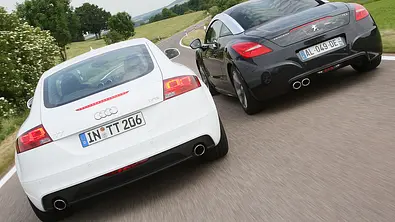 Audi TT Coupé 2.0 TFSI S tronic und Peugeot RCZ 1.6 200 THP im Vergleich der AUTO ZEITUNG
