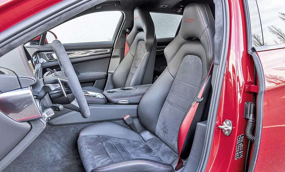Porsche Panamera GTS Sport Turismo