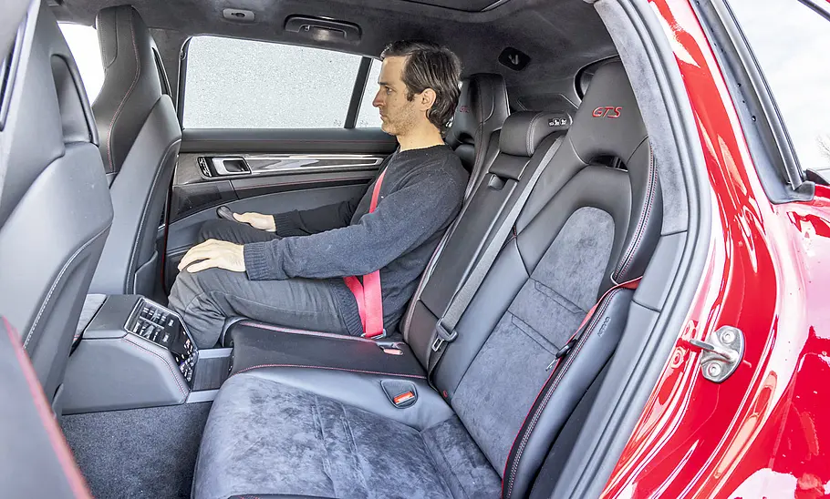Porsche Panamera GTS Sport Turismo
