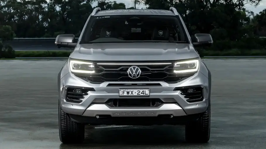 VW Amarok W600, fotografiert von vorne.