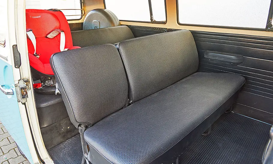 Die Sitze des VW Bus T2a.