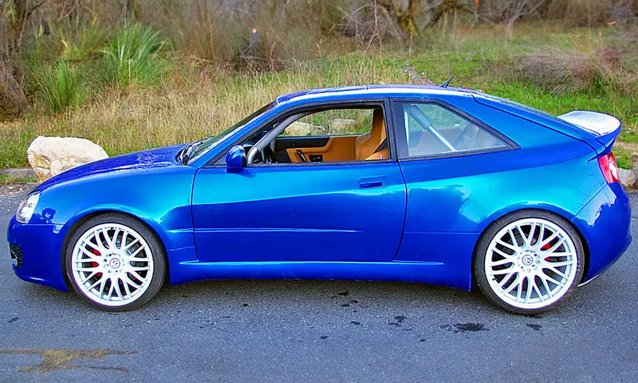VW Corrado von Inaga Der VW Corrado von Inaga stehend seitlich.