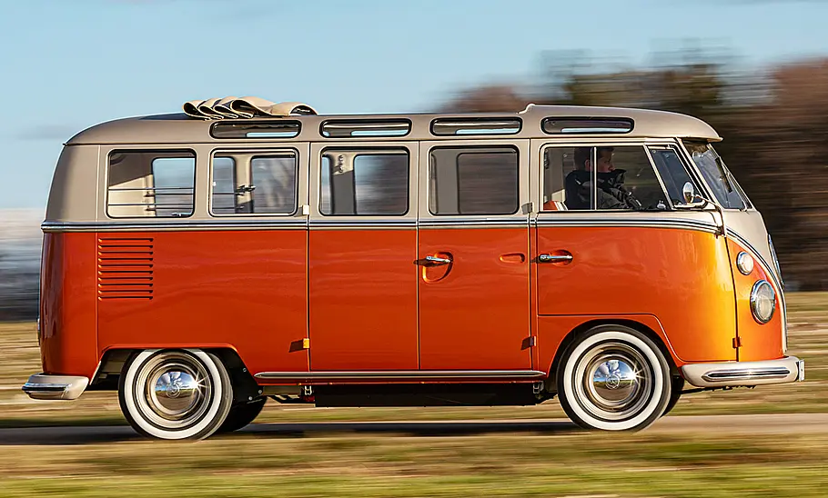 VW e-Bulli T1 Samba (1966) von E-Classics