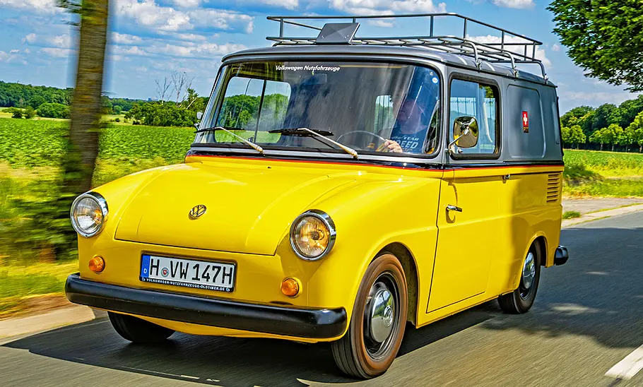 VW Typ 147 Fridolin Der VW Typ 147 Fridolin fahrend vorne.