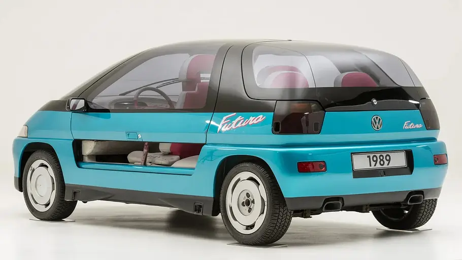 VW Futura statisch von schräg hinten fotografiert. 