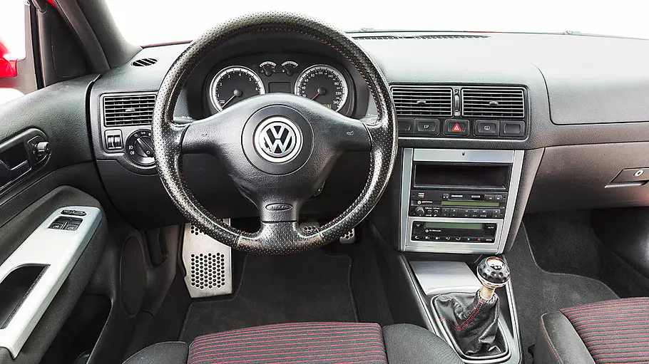 Das Cockpit des Golf 4 GTI Edition 25.