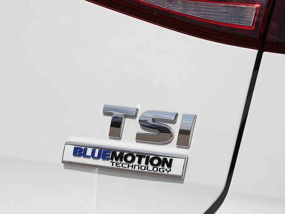 VW Golf 1.2 TSI (2016) VW Golf 1.2 TSI (2016)