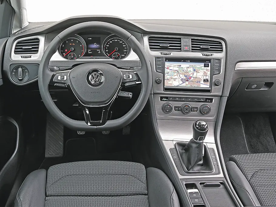 VW Golf 1.2 TSI (2016) VW Golf 1.2 TSI (2016)