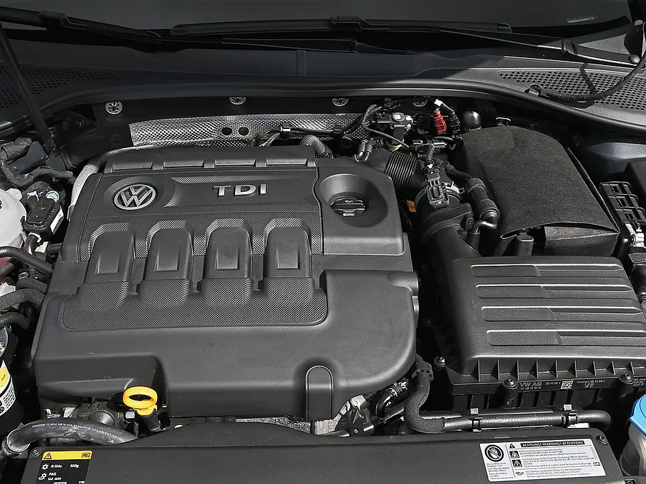 VW Golf 1.6 TDI (2016) VW Golf 1.6 TDI (2016)