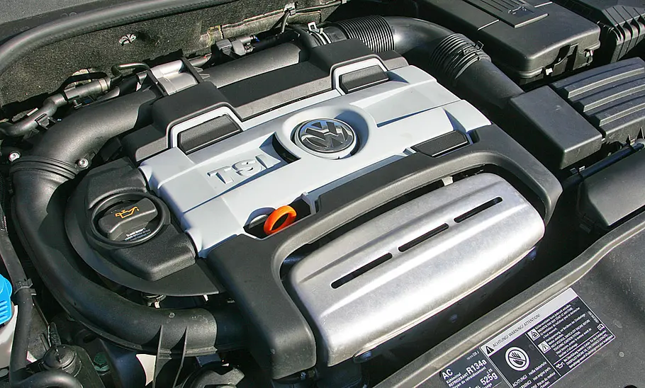 Der Motor des VW Golf 5 GT.